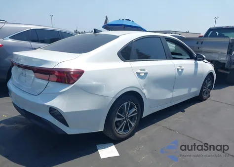 2022 Kia Forte Lxs z USA, uszkodzony, nr VIN 3KPF24AD1NE500177